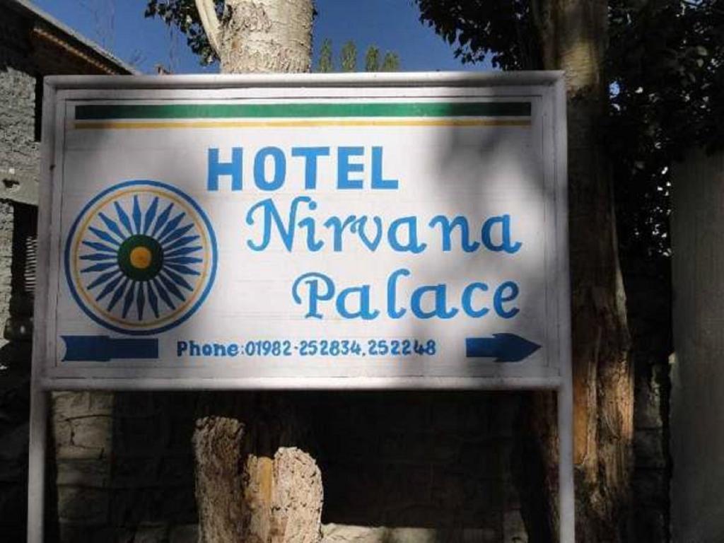 Hotel Nirvana Palace Leh Bagian luar foto